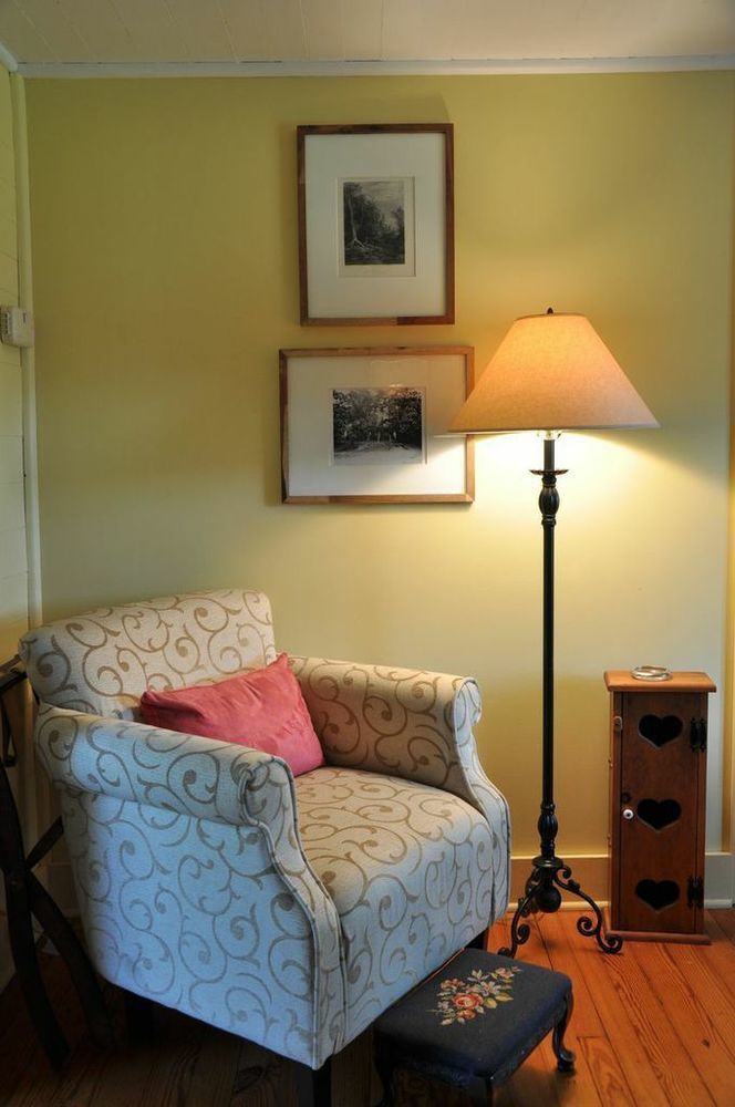 The Bed And Breakfast At Peace Hill 찰스 시티 외부 사진